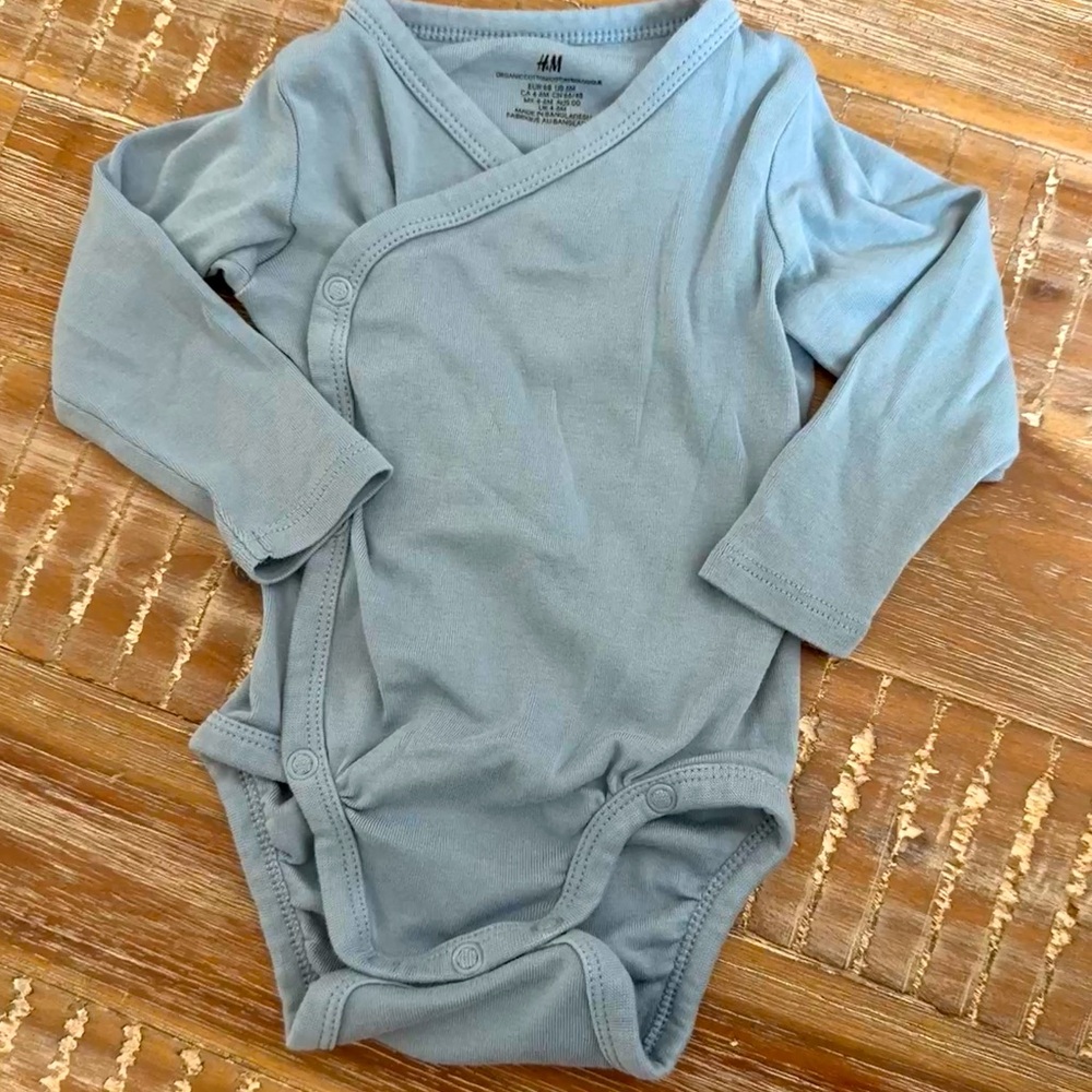 H&M Blue long sleeve Baby onesie infant bodysuit 6m